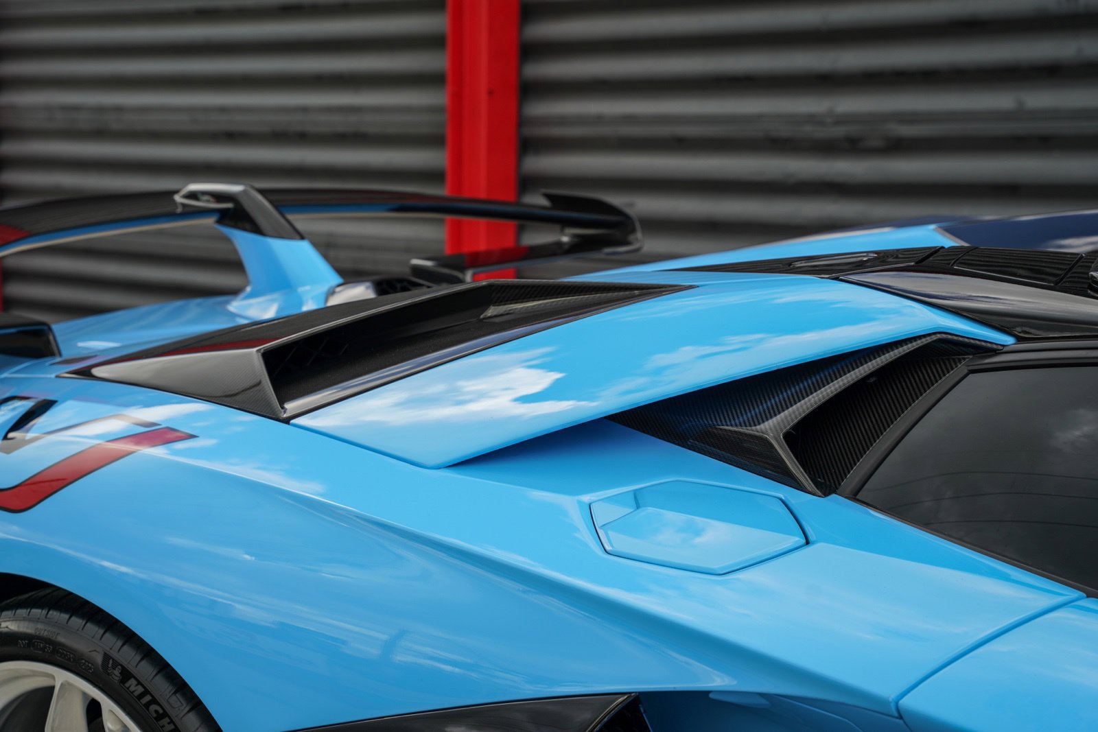 Used 2021 Lamborghini Aventador SVJ AWD/4WD image 28