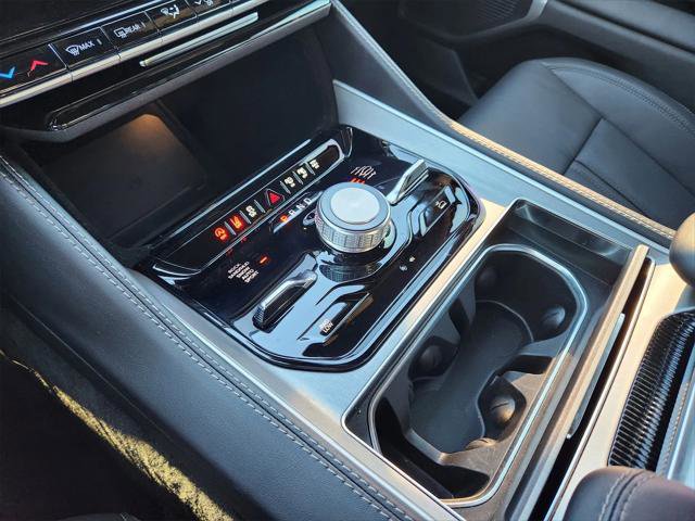 Certified 2025 Jeep Wagoneer Series II image 26