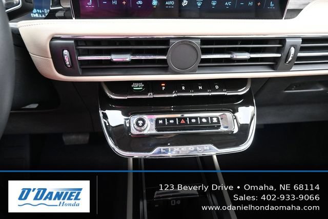 Used 2025 Lincoln Corsair Grand Touring AWD/4WD image 32