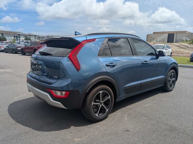 Used 2025 Kia Niro EX FWD image 3