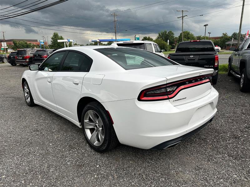 Used 2017 Dodge Charger SXT w/ Navigation & Travel Group RWD image 9