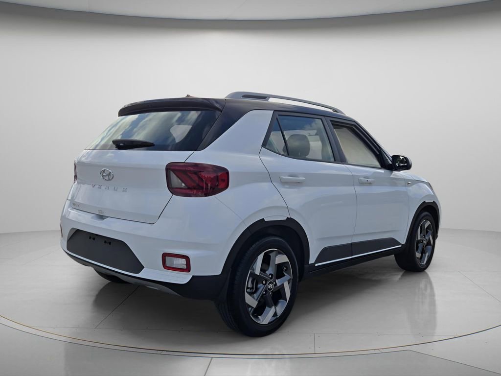 Certified 2025 Hyundai Venue Limited FWD image 8