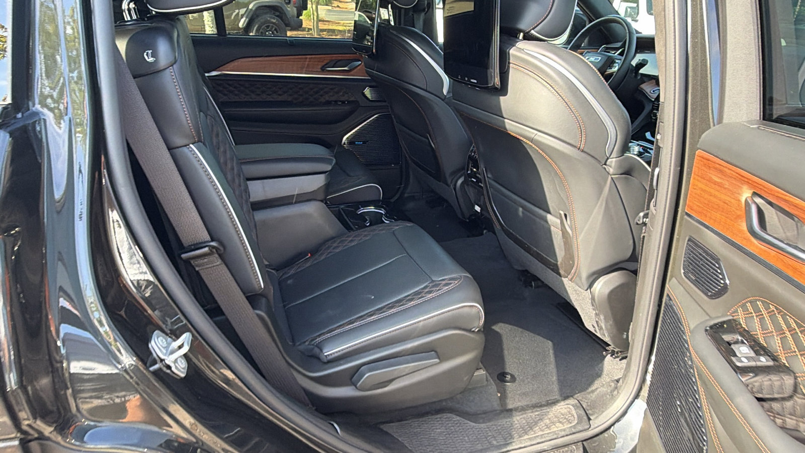 Used 2024 Jeep Grand Cherokee L Summit AWD/4WD image 22