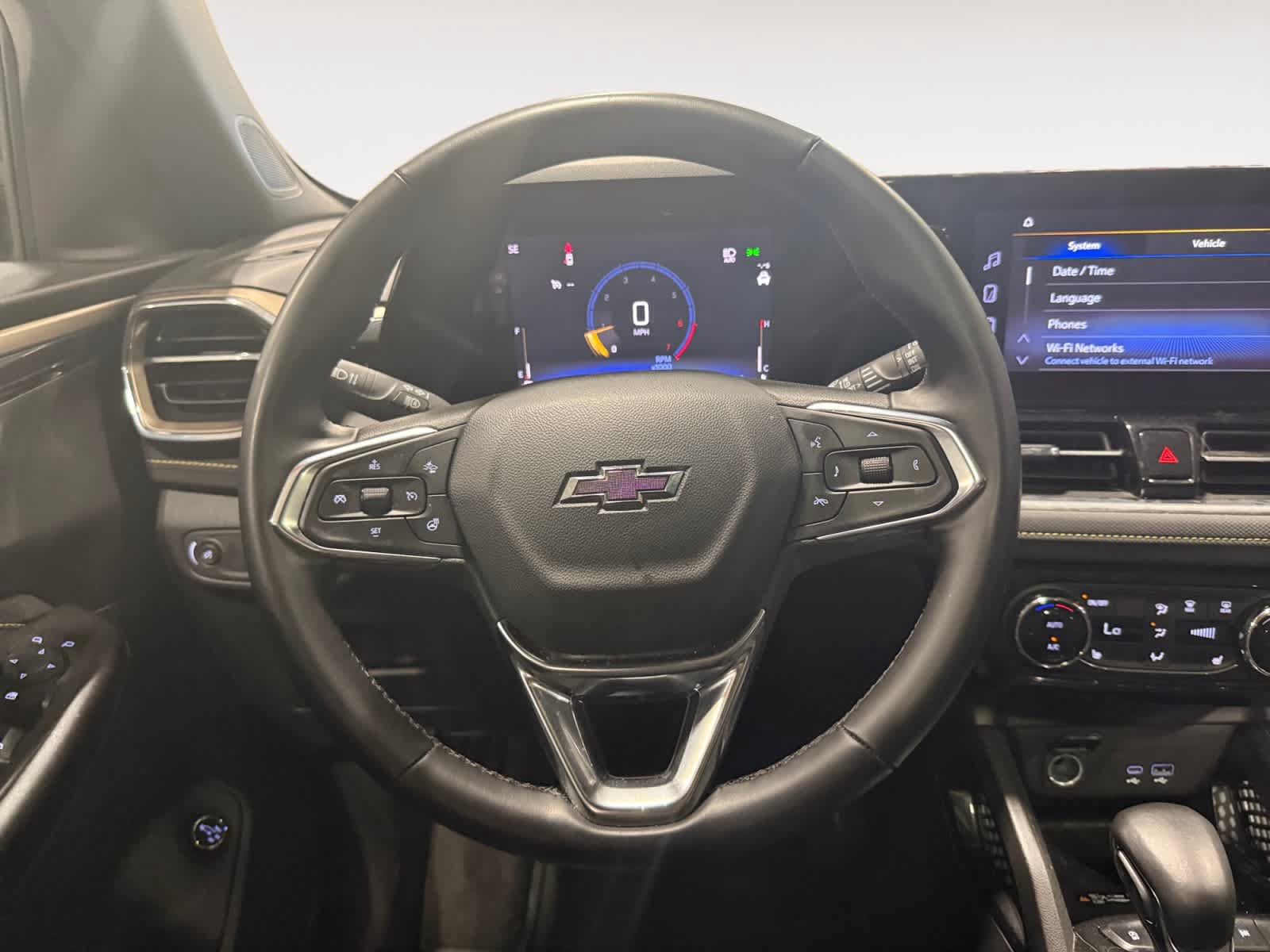 Used 2025 Chevrolet TrailBlazer ACTIV w/ Convenience Package FWD image 13