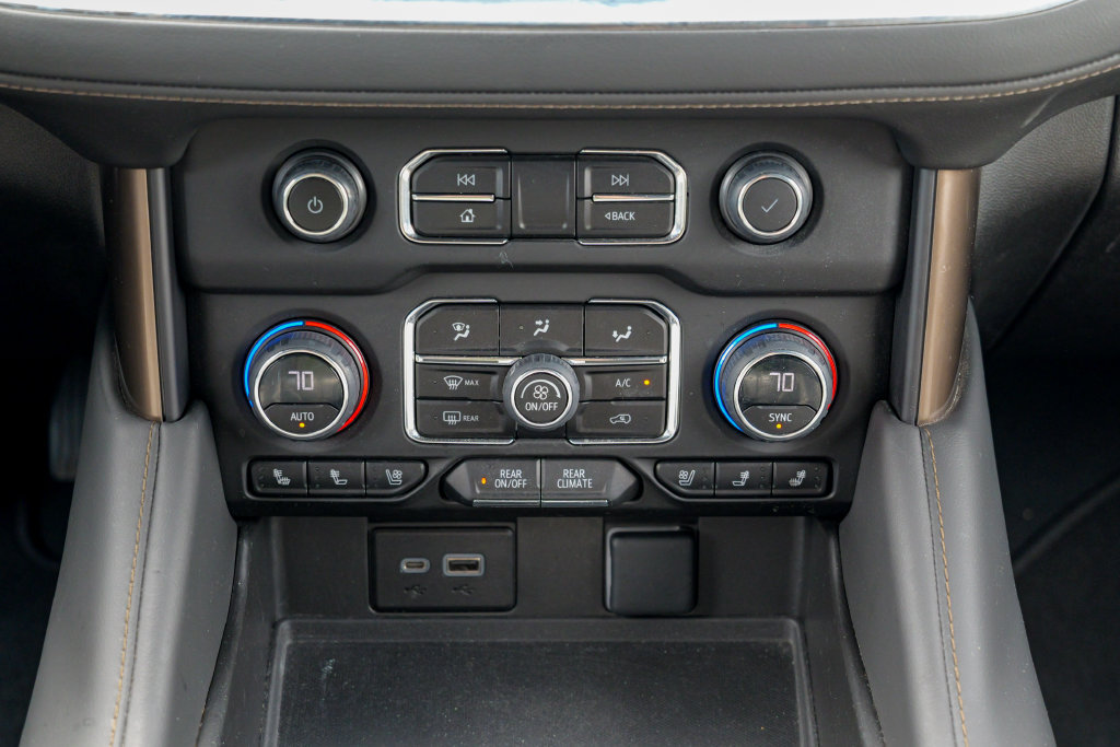 Used 2023 Chevrolet Suburban High Country AWD/4WD image 53