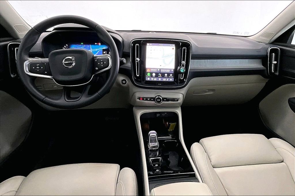 Used 2023 Volvo XC40 B5 Plus w/ Protection Package Premier AWD/4WD image 20