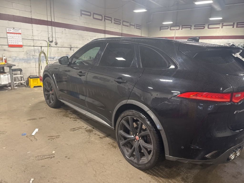 Used 2020 Jaguar F-PACE SVR image 12