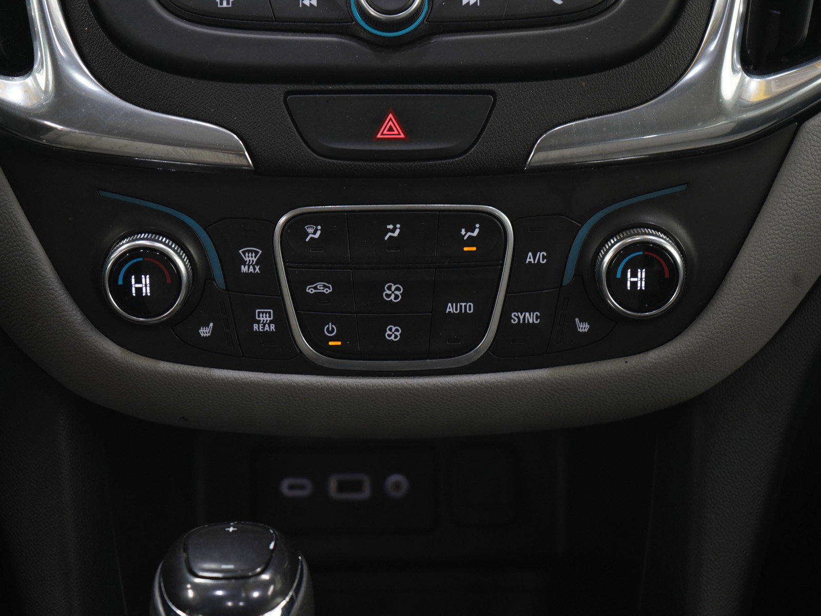 Used 2020 Chevrolet Equinox LT image 19