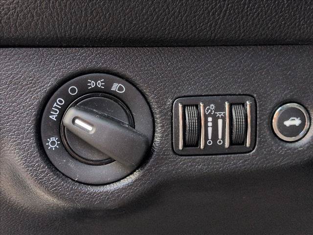 Used 2019 Dodge Challenger SXT RWD image 17