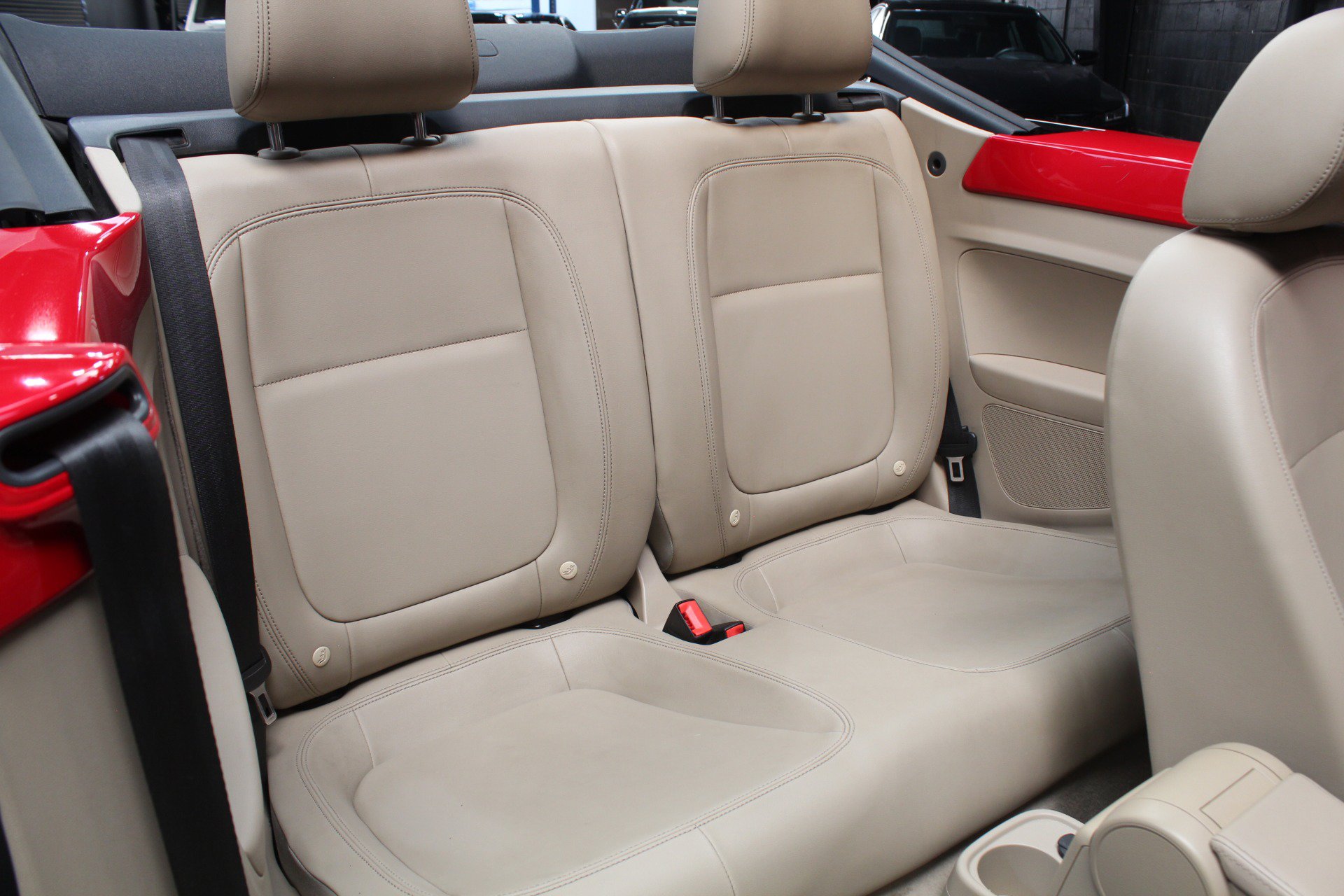 Used 2014 Volkswagen Beetle TDI FWD image 46