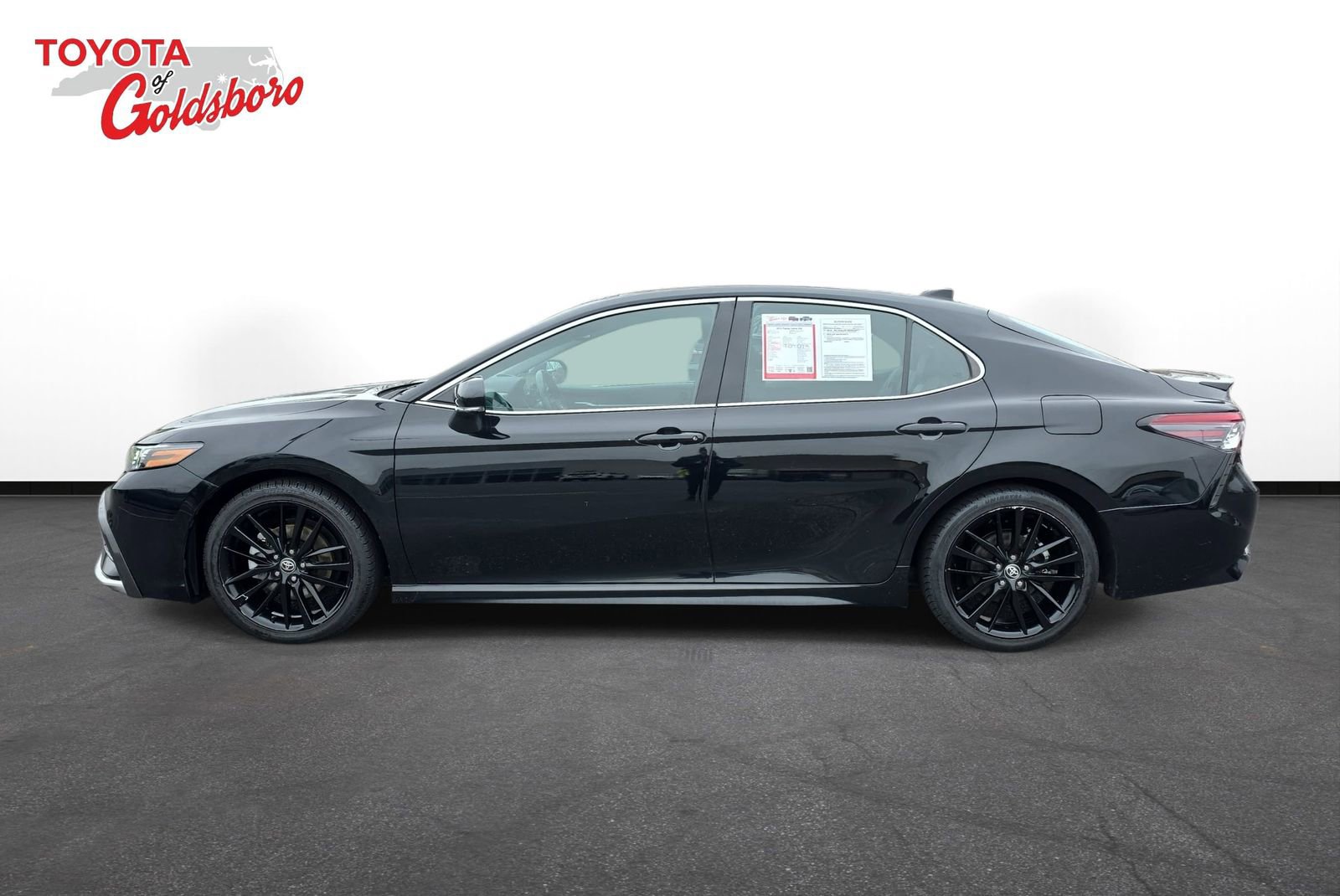 Used 2021 Toyota Camry XSE image 8