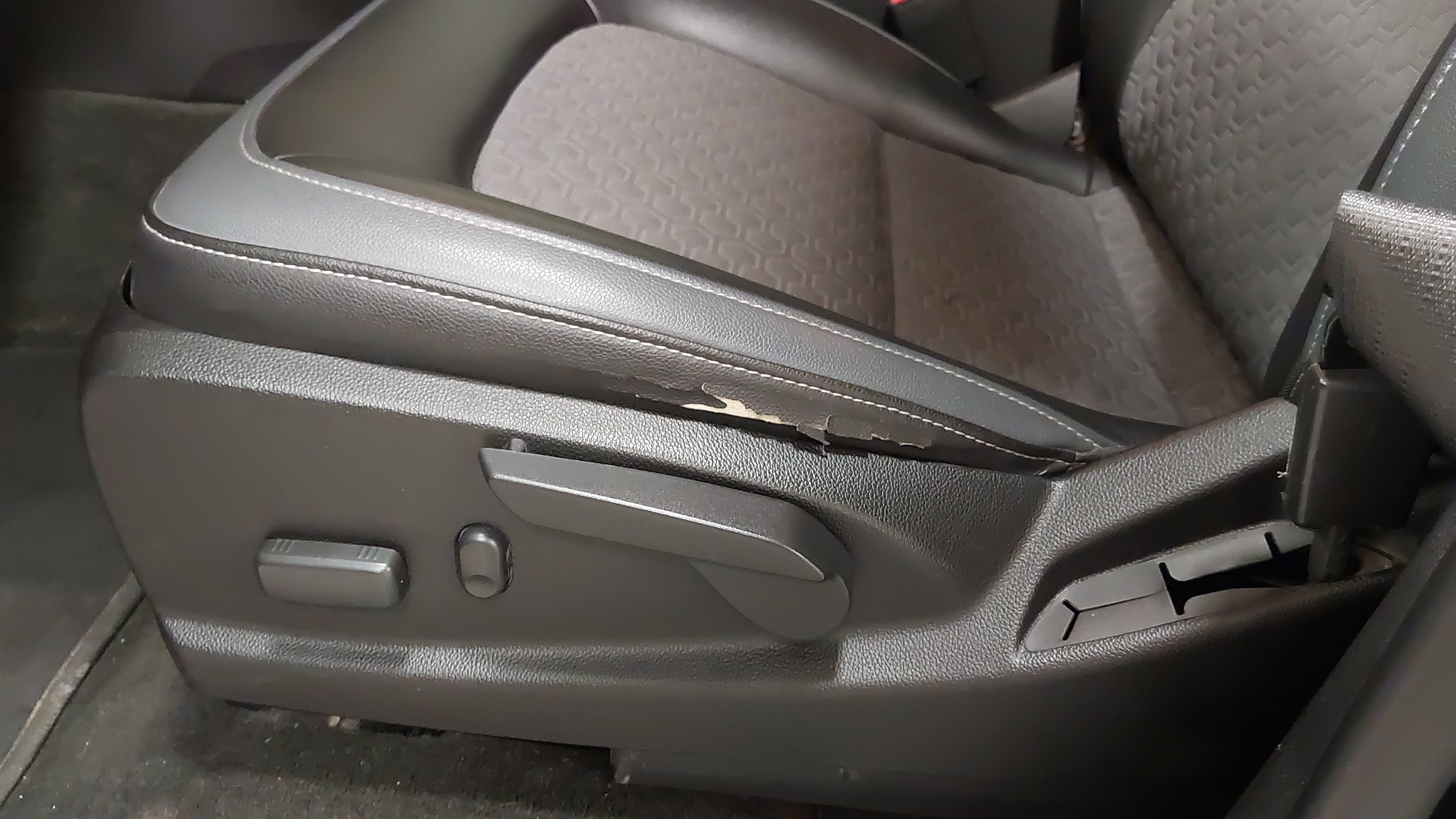 Used 2017 Chevrolet Colorado Z71 AWD/4WD image 22
