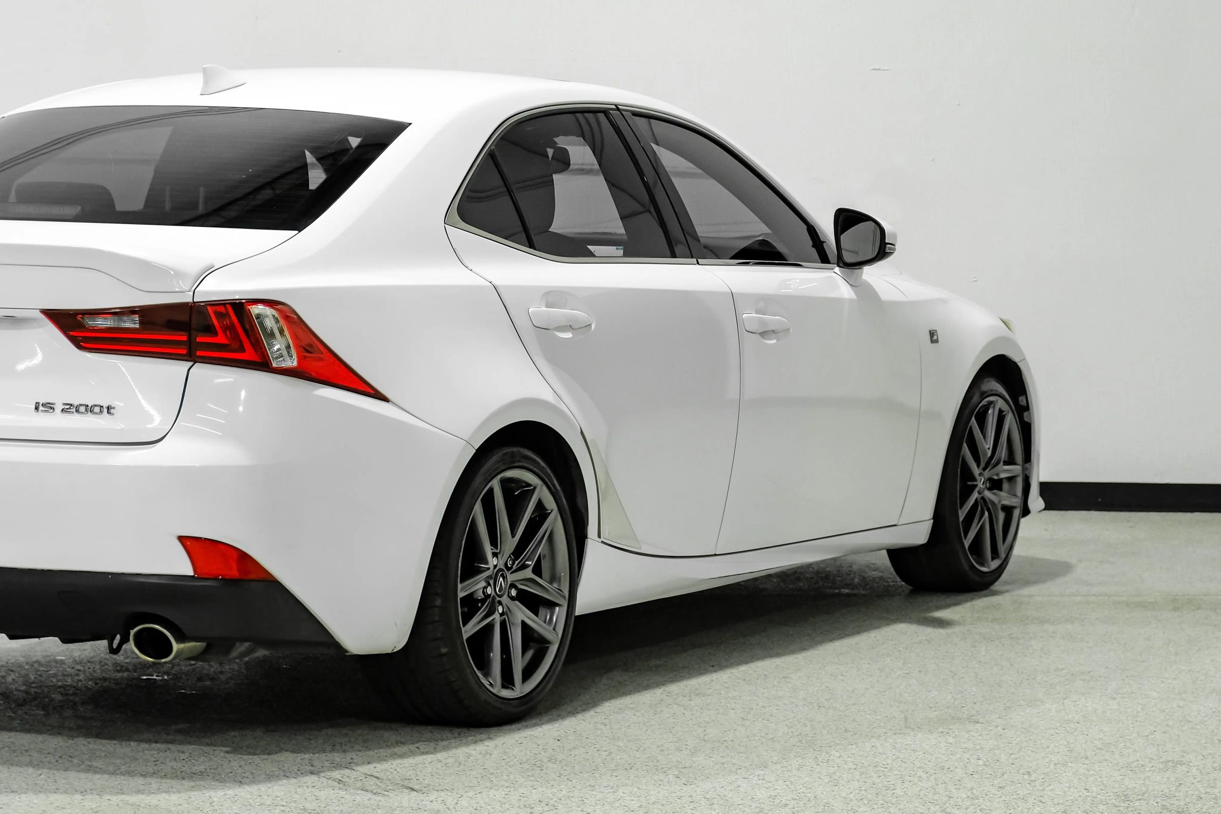 Used 2016 Lexus IS 200t w/ F Sport Package RWD image 13