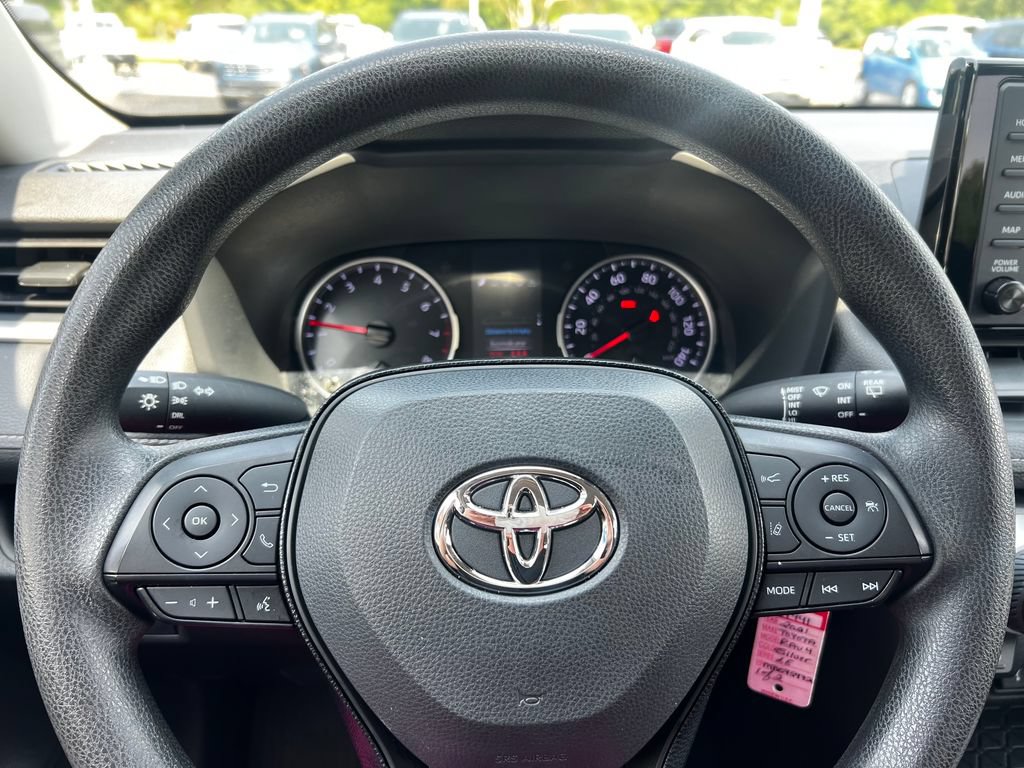 Used 2021 Toyota RAV4 LE AWD/4WD image 6
