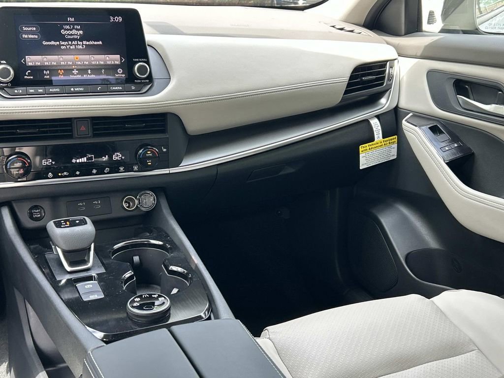 New 2026 Nissan Rogue SV AWD/4WD image 25