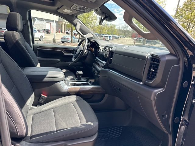 Used 2024 Chevrolet Silverado 1500 LT Trail Boss w/ Convenience Package II AWD/4WD image 34