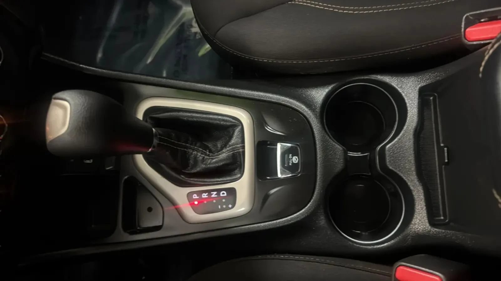 Used 2017 Jeep Cherokee Sport FWD image 18