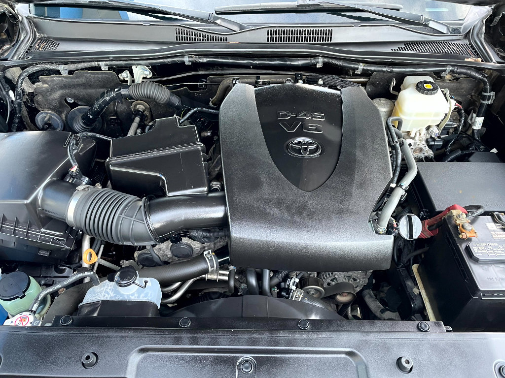 Used 2020 Toyota Tacoma TRD Off-Road AWD/4WD image 8