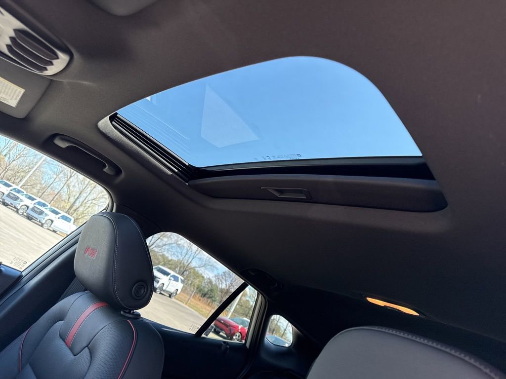 New 2026 Chevrolet Trax RS w/ Sunroof Package image 11