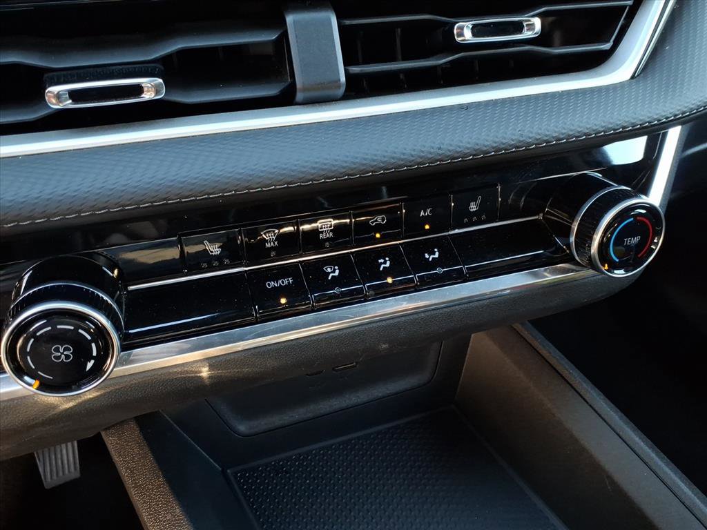 Used 2025 Chevrolet Equinox LT image 21