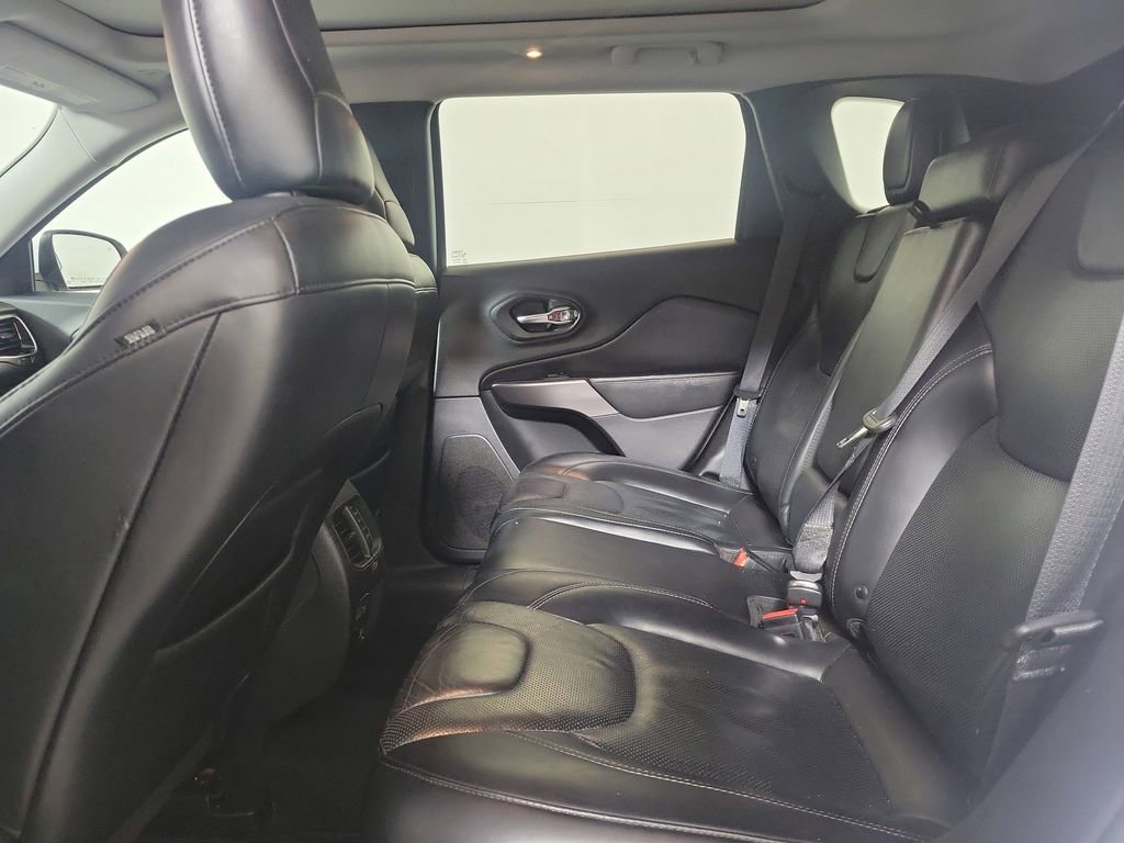 Used 2019 Jeep Cherokee Limited image 23