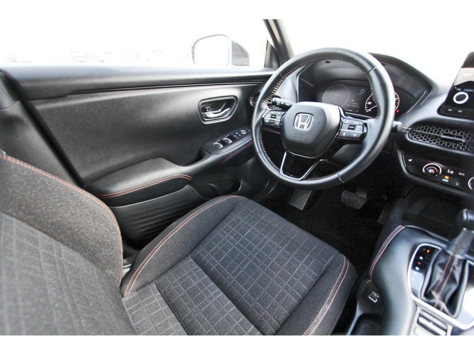 Used 2023 Honda HR-V Sport image 9