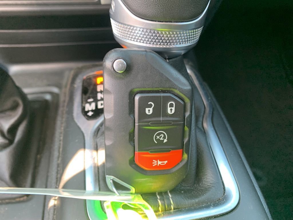Used 2023 Jeep Wrangler Unlimited Sahara w/ Cold Weather Group AWD/4WD image 43