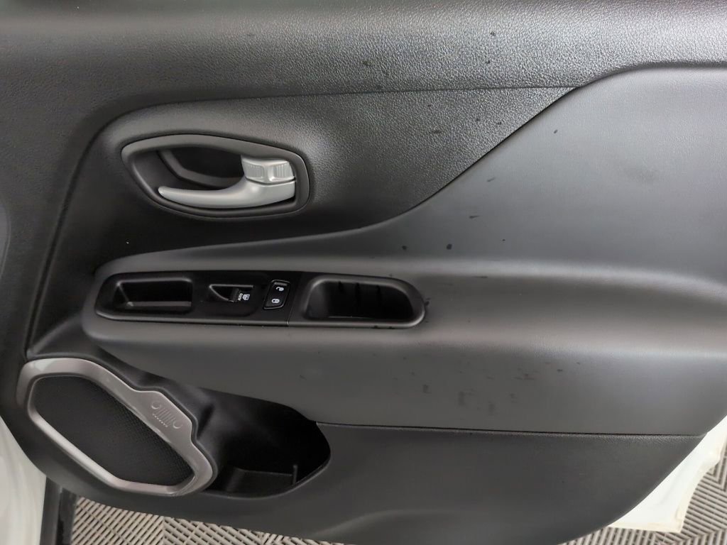 Certified 2023 Jeep Renegade Latitude w/ Sun/Sound Group image 32