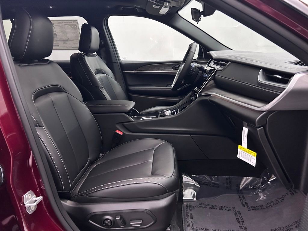 New 2025 Jeep Grand Cherokee L Limited image 17
