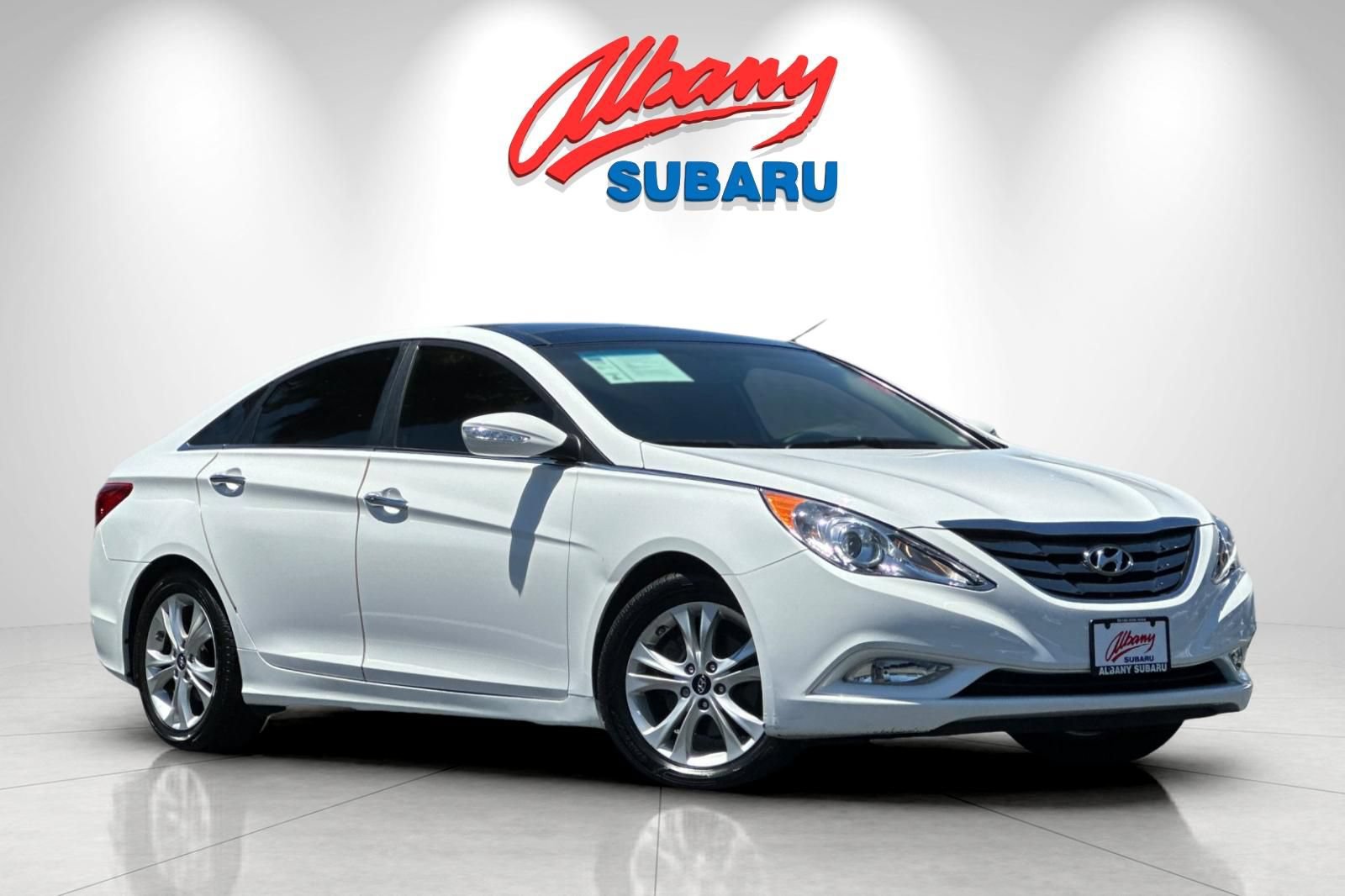 Used 2013 Hyundai Sonata Limited w/ Premium Pkg FWD image 2