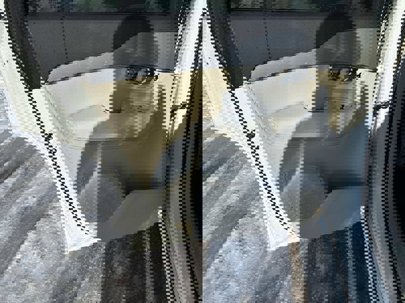 Used 2017 Volvo XC90 T6 Momentum w/ Vision Package image 9