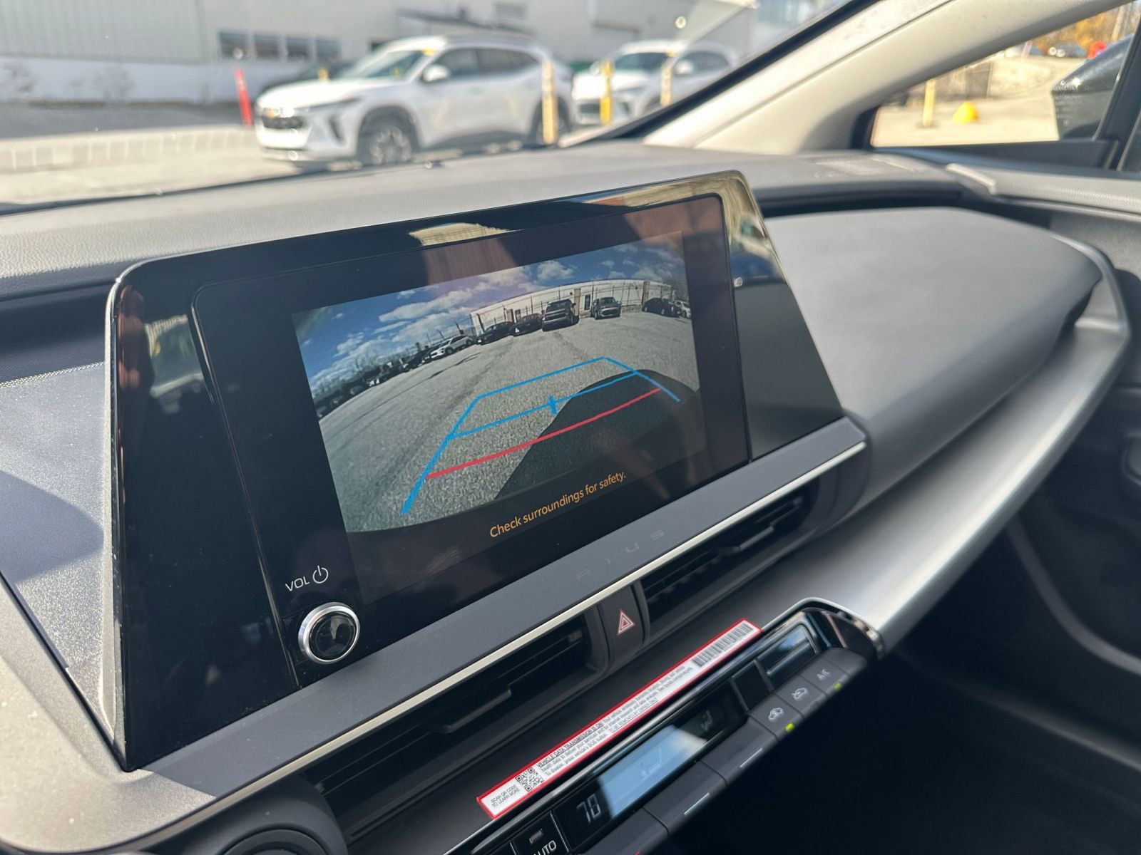 Used 2025 Toyota Prius LE image 17