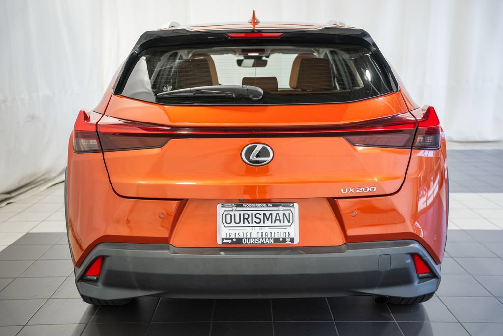 Used 2019 Lexus UX 200 w/ Premium Package FWD image 5