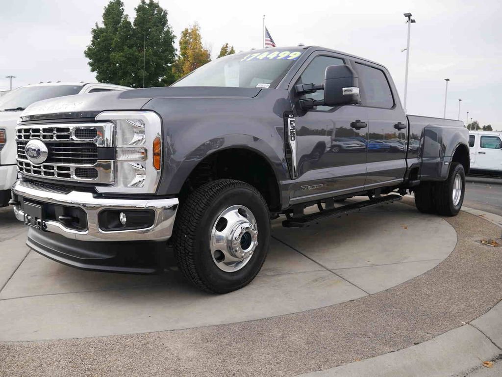 Used 2026 Ford F350 XLT image 4