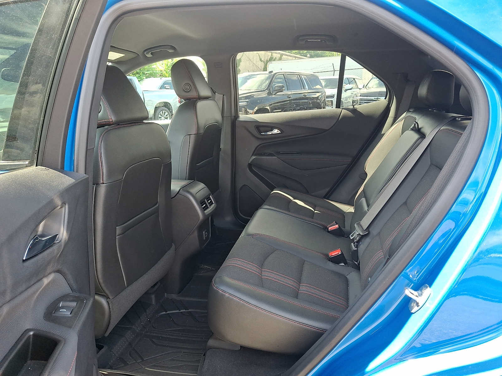 Used 2024 Chevrolet Equinox RS w/ LPO, Floor Liner Package AWD/4WD image 10