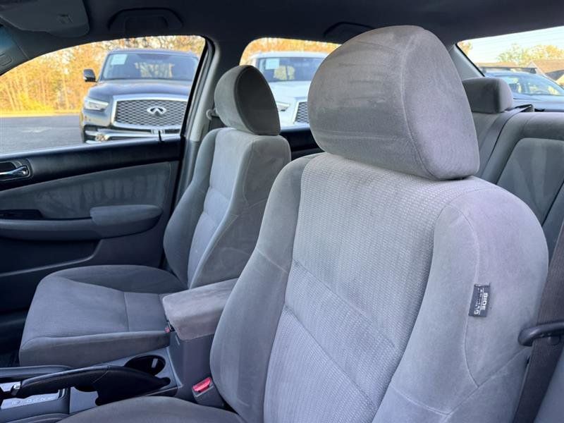 Used 2005 Honda Accord LX image 24