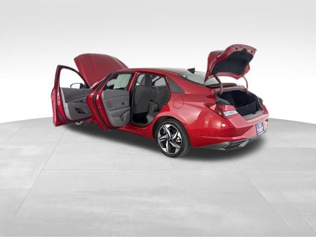 Used 2023 Hyundai Elantra SEL w/ Convenience Package image 17