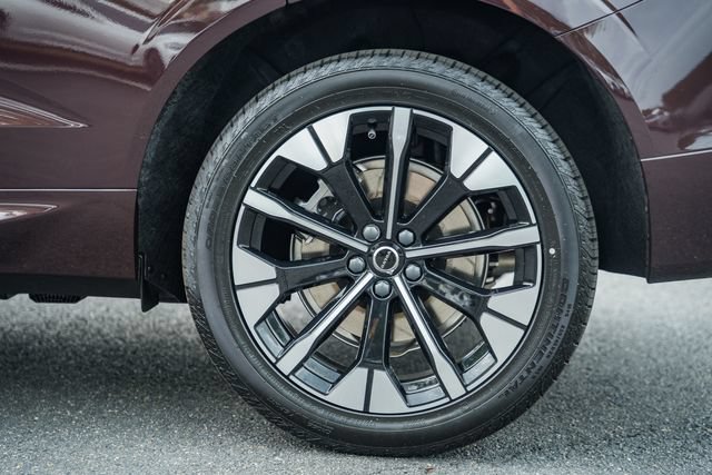 New 2026 Volvo XC60 T8 Plus w/ Protection Package Premier AWD/4WD image 18