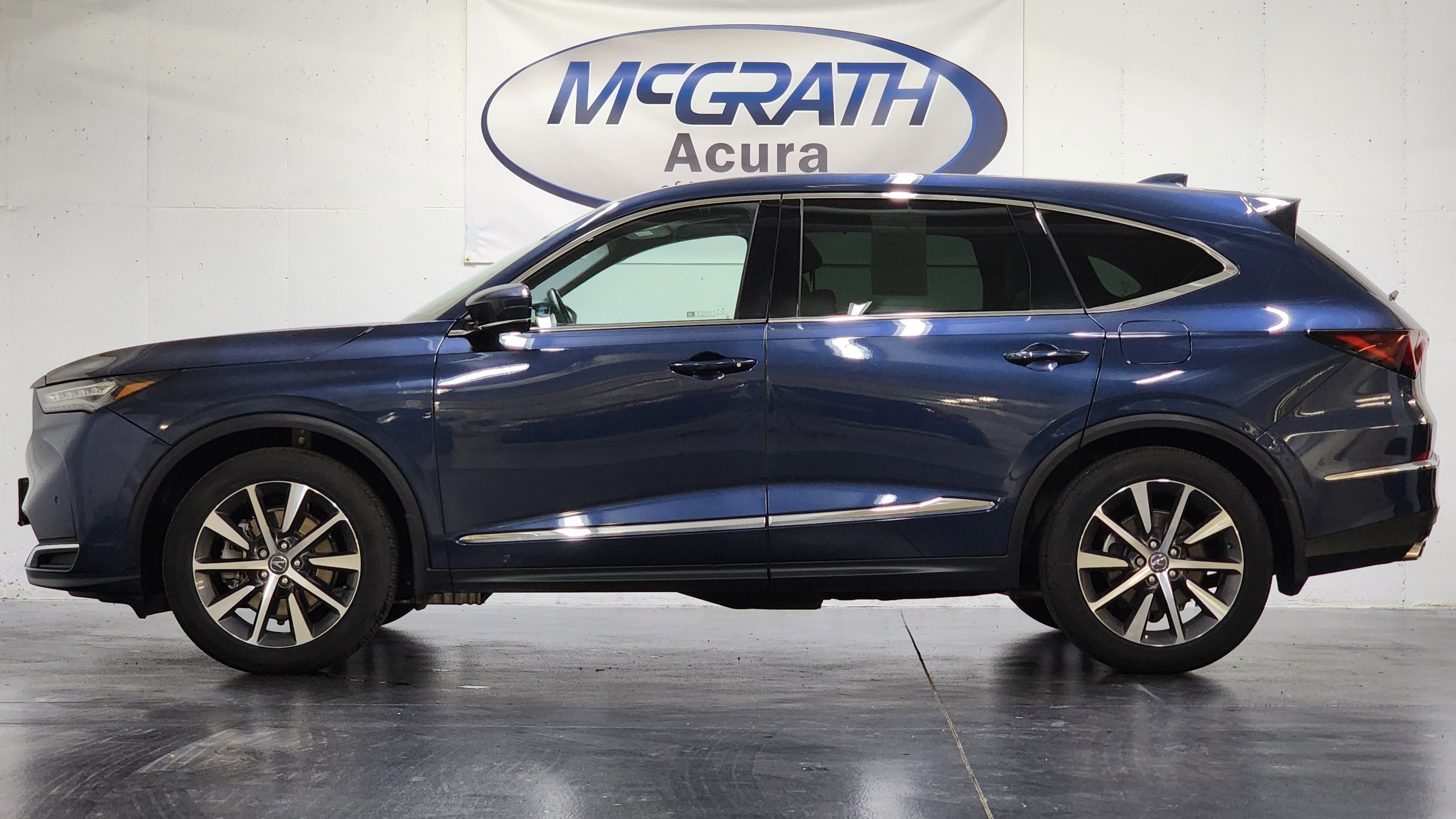 Used 2025 Acura MDX w/ Technology Package AWD/4WD image 10
