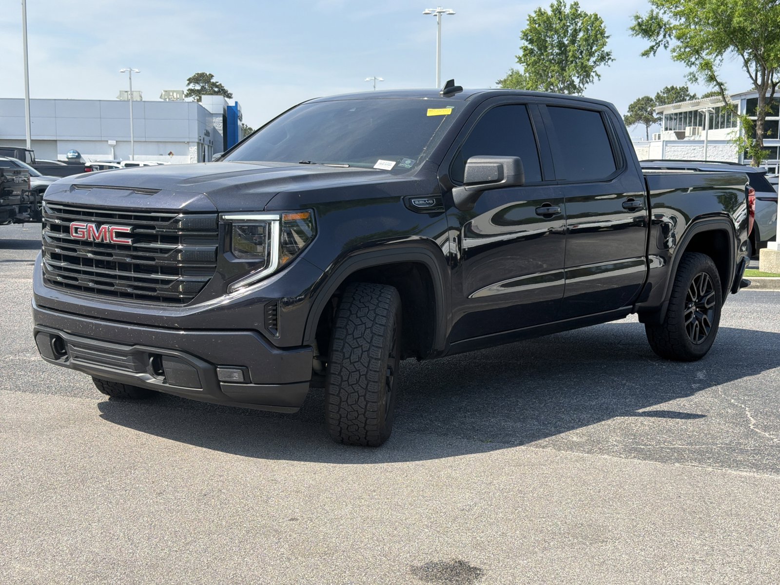 Used 2023 GMC Sierra 1500 Elevation w/ X31 Off-Road Package AWD/4WD image 13