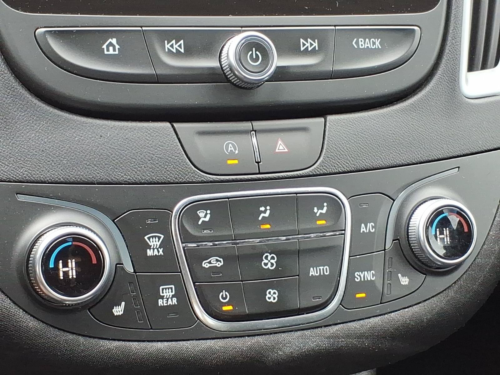Used 2025 Chevrolet Malibu LT FWD image 23