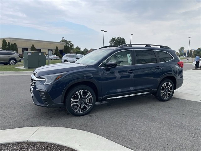 New 2025 Subaru Ascent Limited image 2