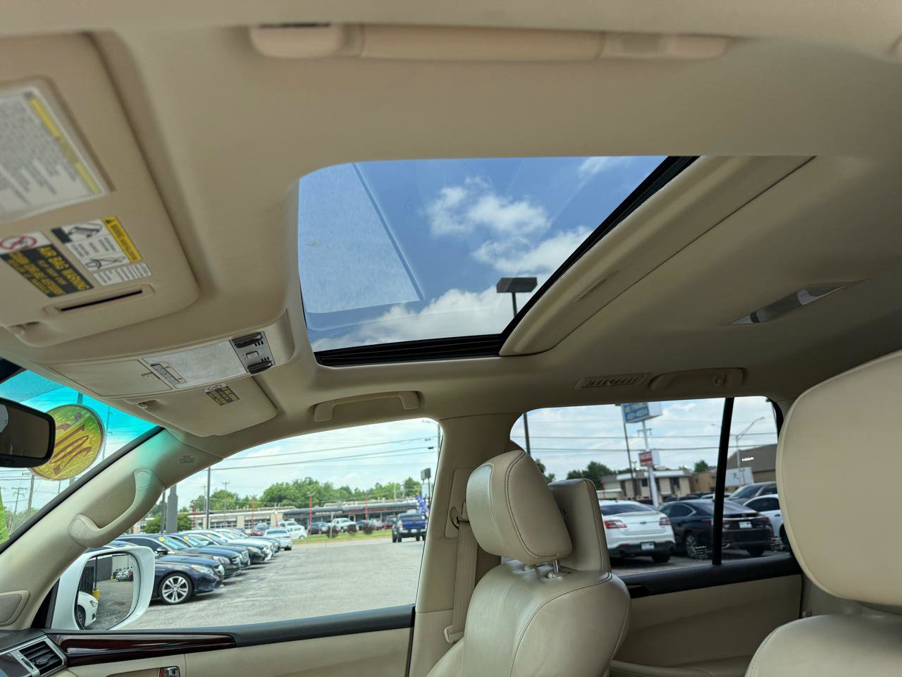 Used 2015 Lexus LX 570 4WD image 31