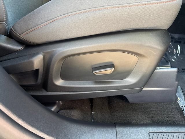 Used 2025 Ford Explorer Active AWD/4WD image 18