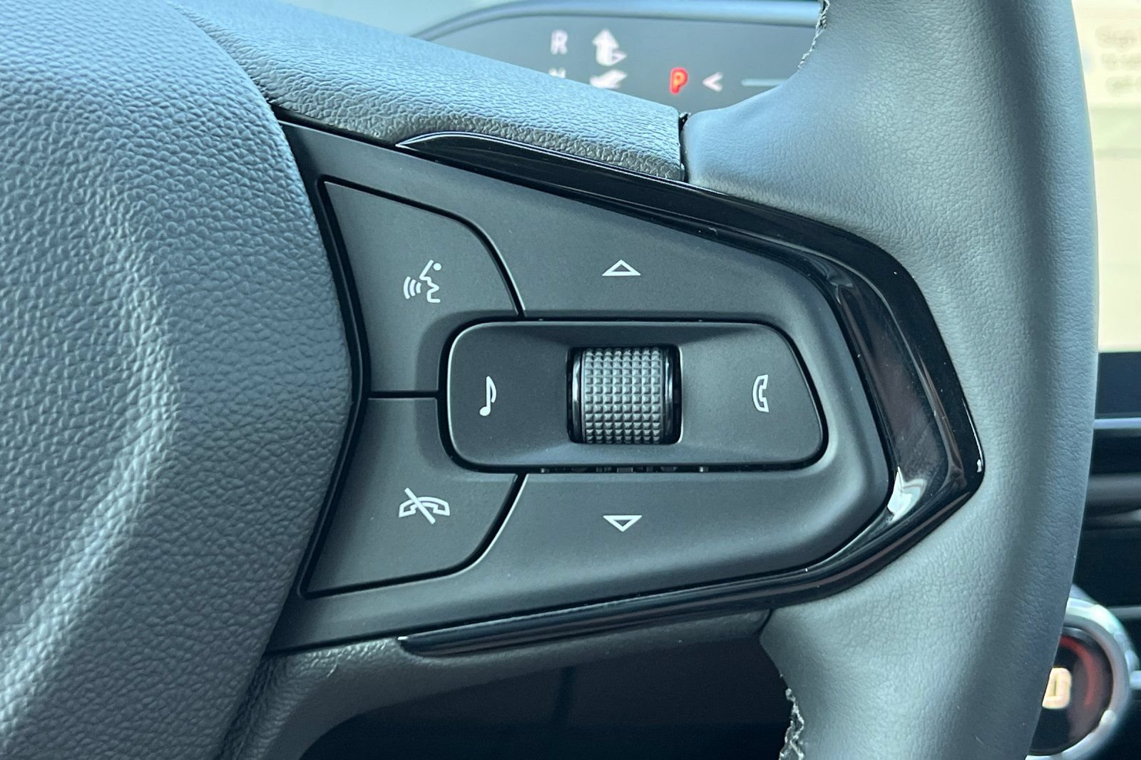 Used 2027 Chevrolet Bolt LT w/ Comfort Package FWD image 29