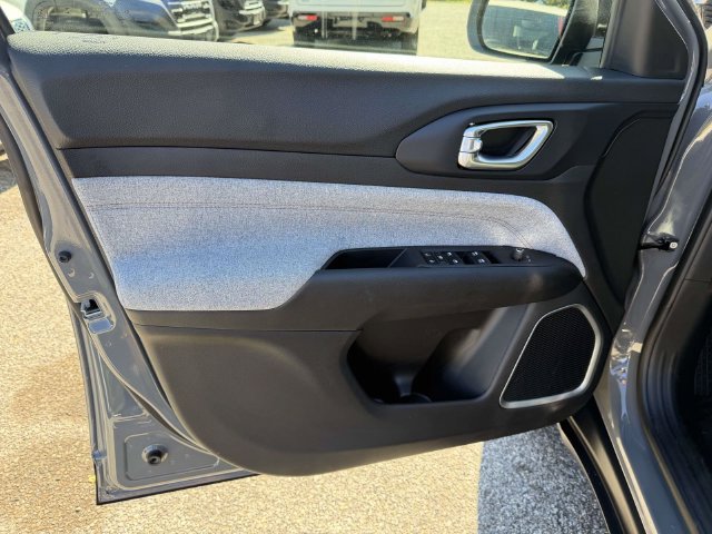 Certified 2023 Jeep Compass Latitude AWD/4WD image 13