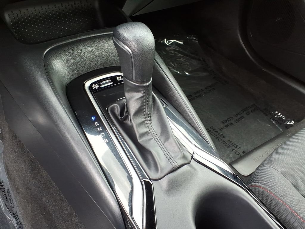 Used 2025 Toyota Corolla SE w/ Convenience Package FWD image 19