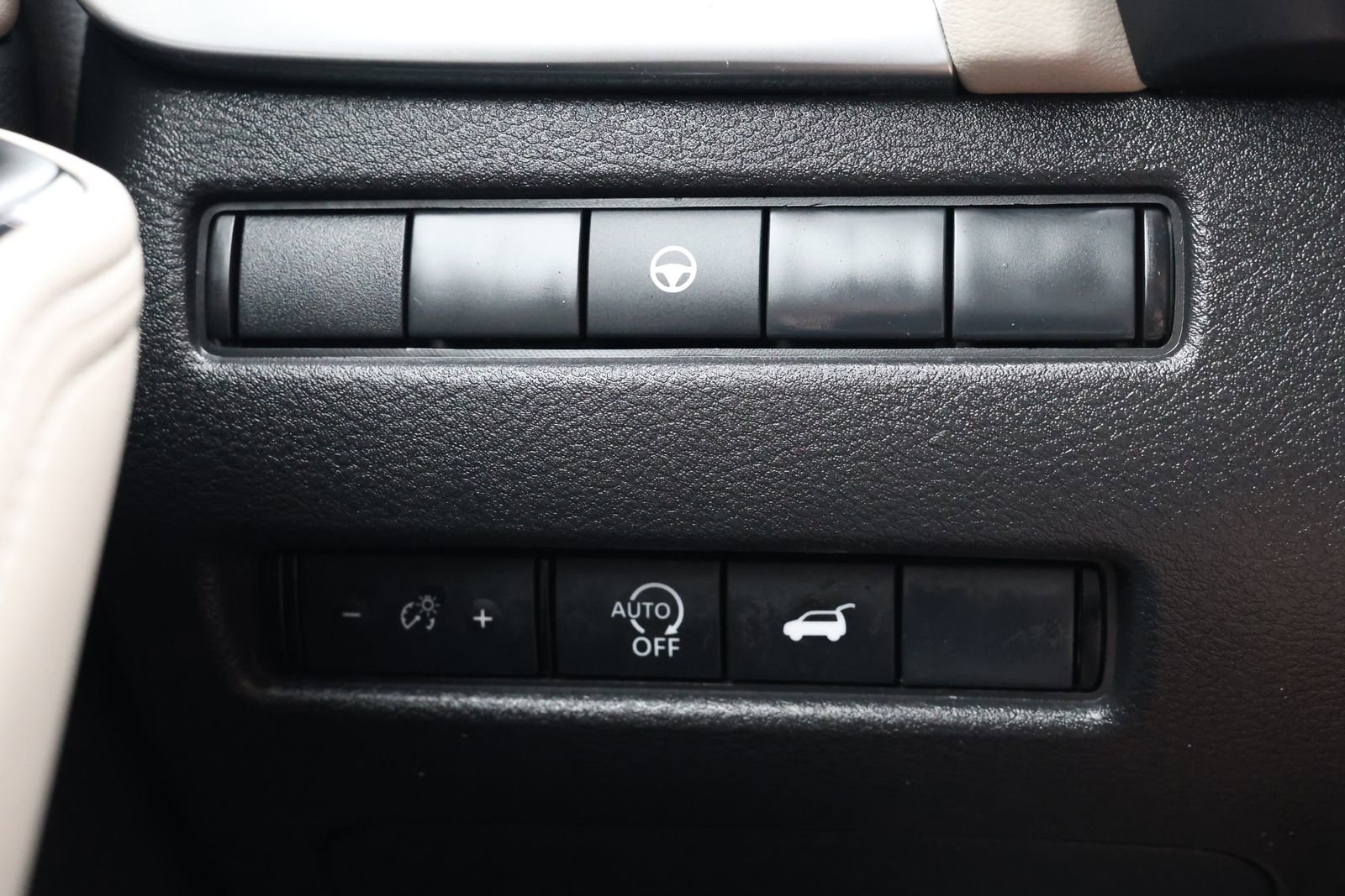 Used 2024 Nissan Rogue SV image 25