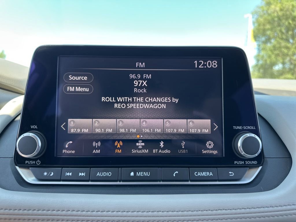 Used 2024 Nissan Rogue SV image 32