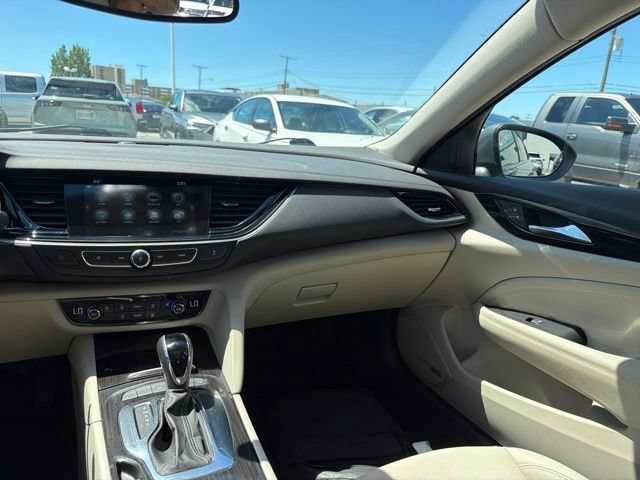 Used 2018 Buick Regal Essence w/ Driver Confidence Package #1 AWD/4WD image 23